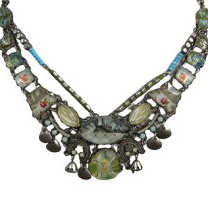 Beautiful Ayala Bar Necklace EUC